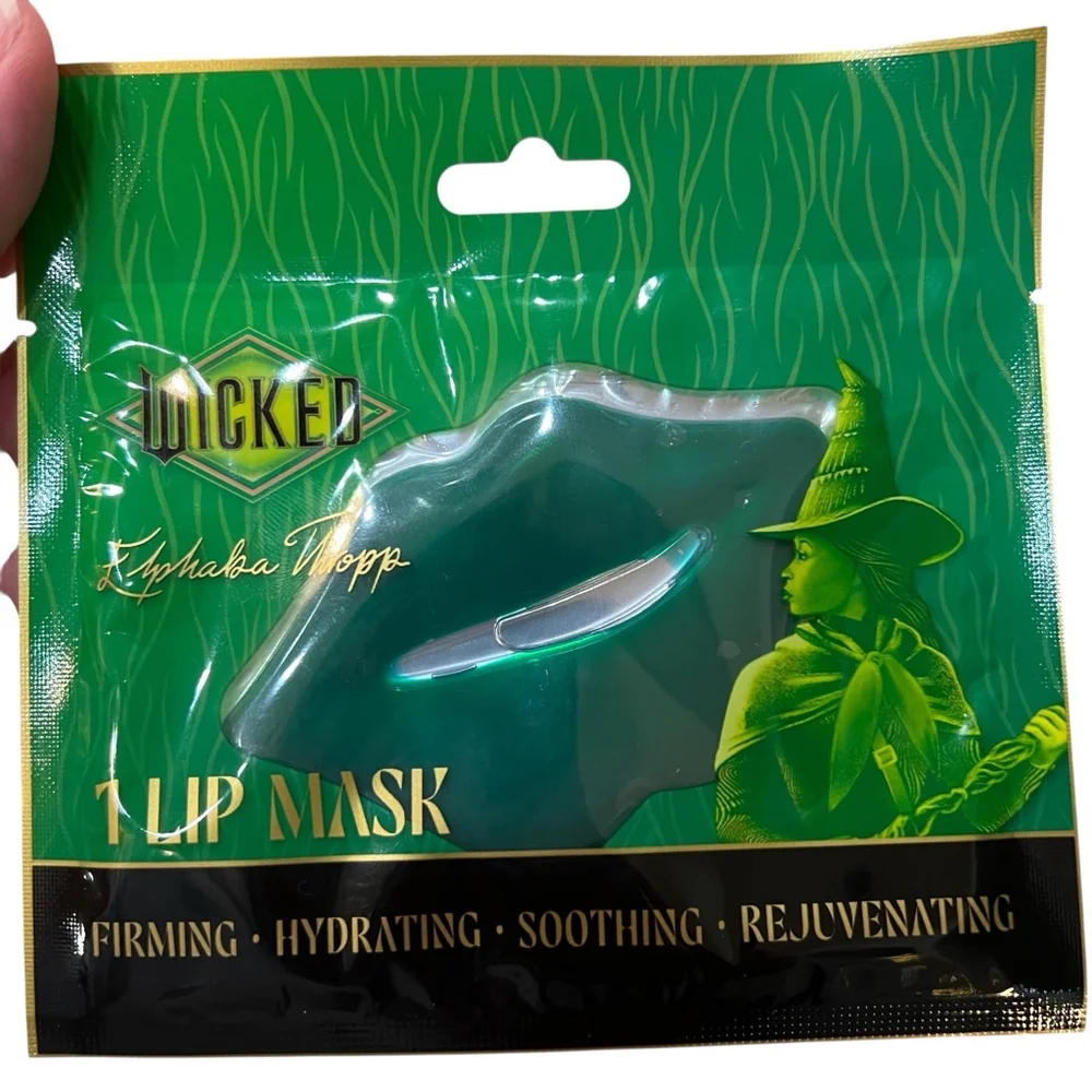 Wicked Elphaba Beauty Gift Set Body Scrub Lip Oil Lip Mask Bath Fizzie